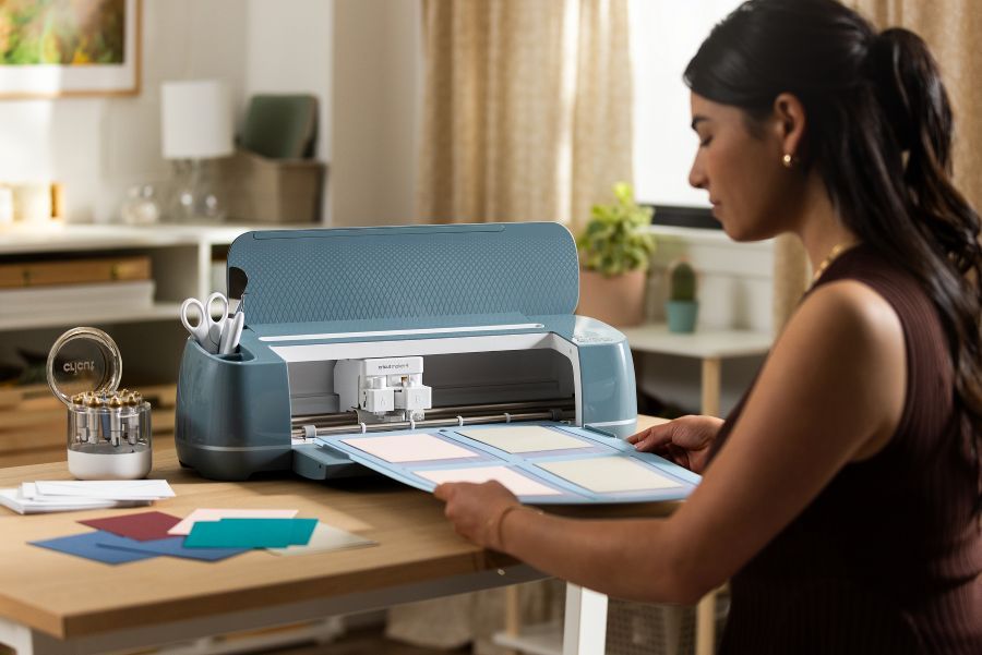 2011082; Cricut Maker 4