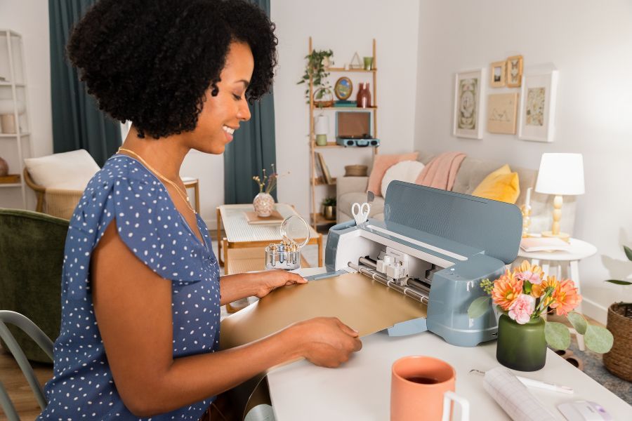 2011082; Cricut Maker 4