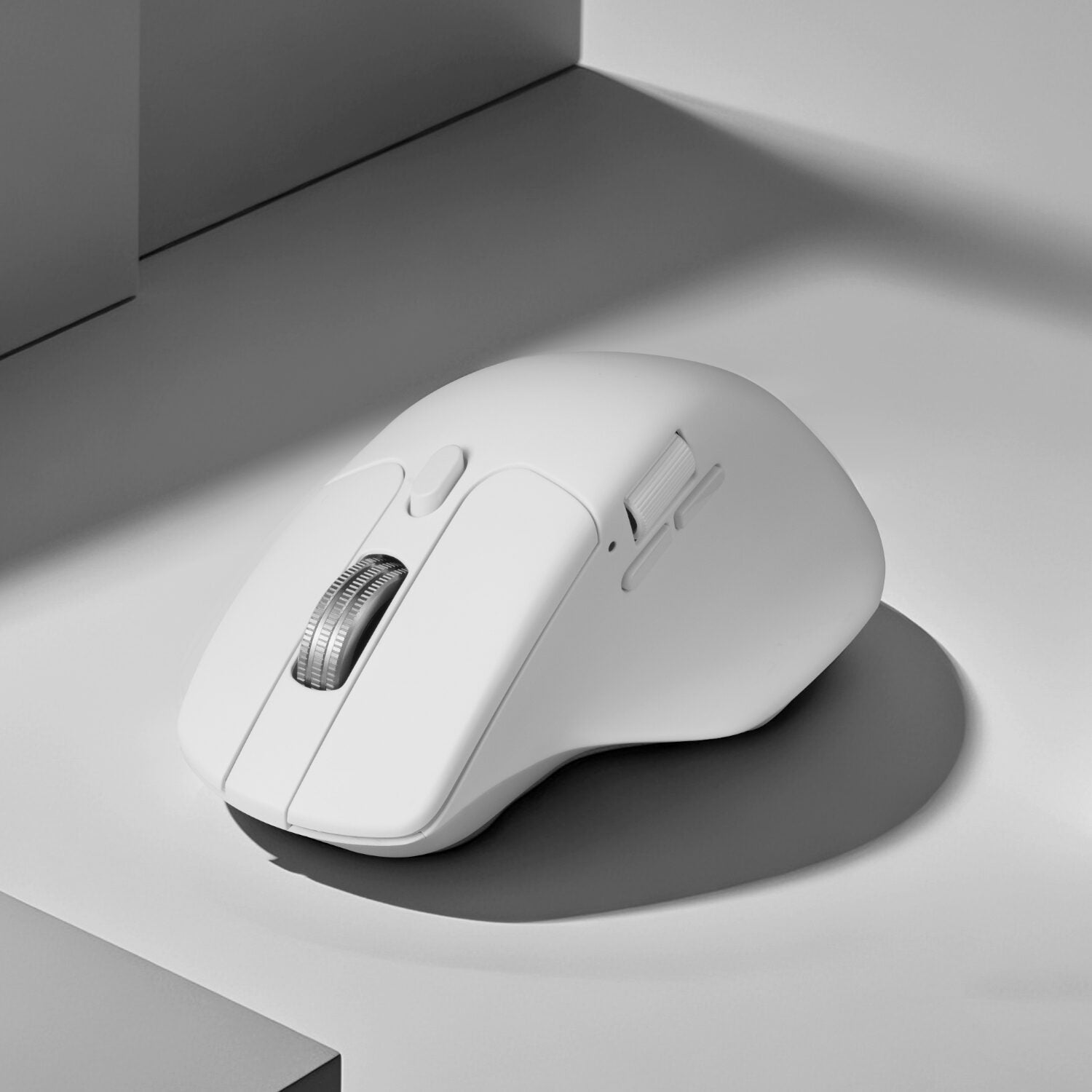 Keychron M6SB72 1K Wireless Mouse (BT/2.4GHz/Wired) with Huano silent Micro switch and premium wheel - White-2