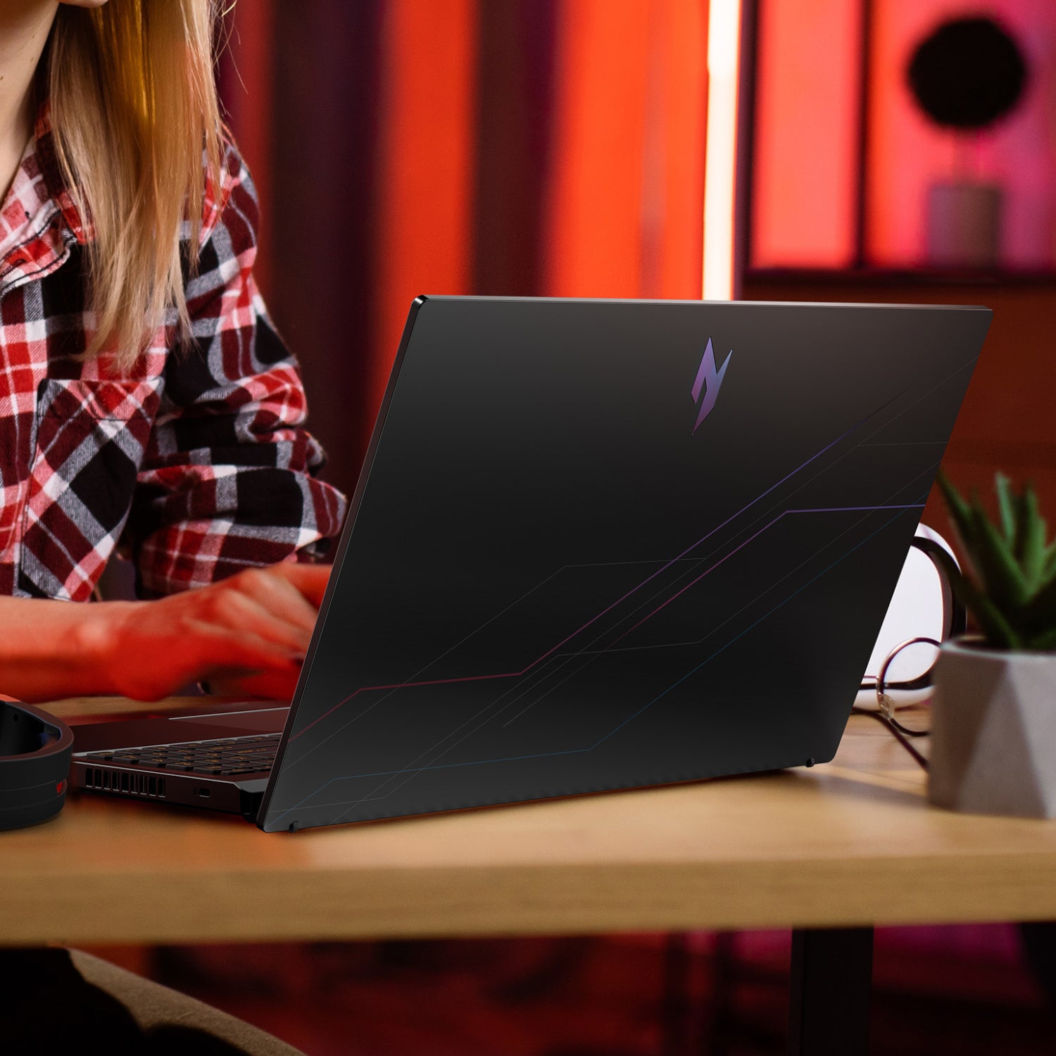 Acer NITRO V 15 Gaming Laptop 15.6″ | AMD Ryzen 7 | 16GB | 512GB | RTX 5060 8GB | Windows 11 Home-7